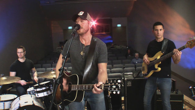 Art Zone: Aaron Crawford performs 'Modern Day American Dream'