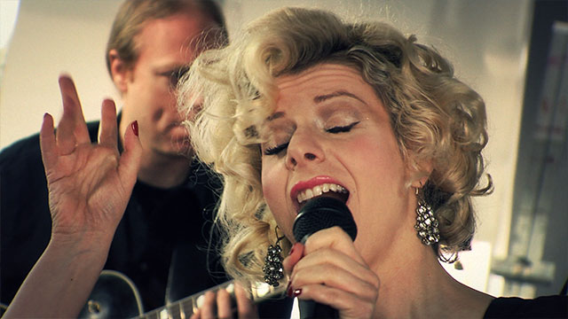 Art Zone: Lady Rizo performs 'Gypsy in Me'