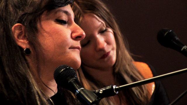 Art Zone: Mindie Lind performs 'Lowlands'