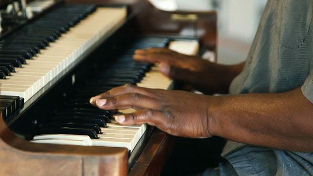 Art Zone: Kareem Kandi Trio performs 'Blues For Julian' 10/2/15