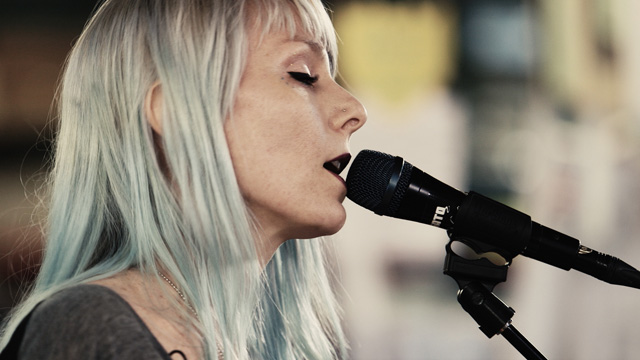 Art Zone: Purr Gato performs 'Keep on Moving'