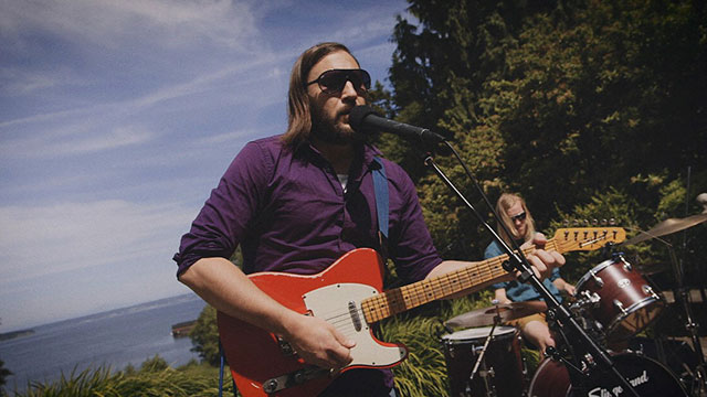 Art Zone: Ethan J. Perry & The Remedy Band perform 'She Softly Rains'