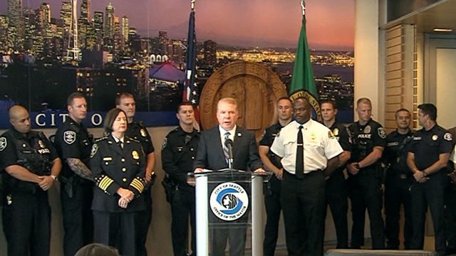 Mayor Murray honors first responders for heroic response to apartment fire