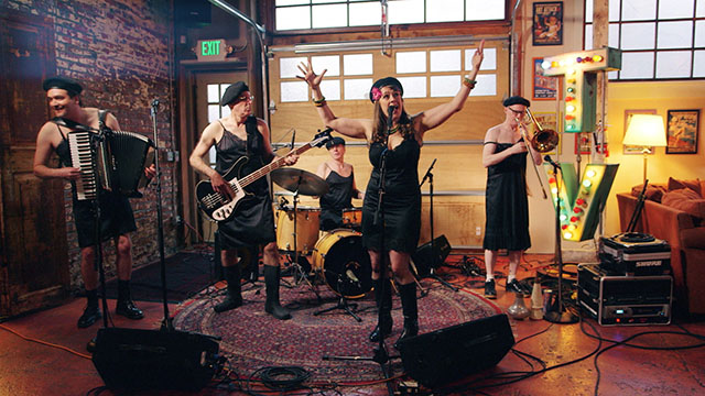 Art Zone: The Love Markets perform 'Heaven Song'