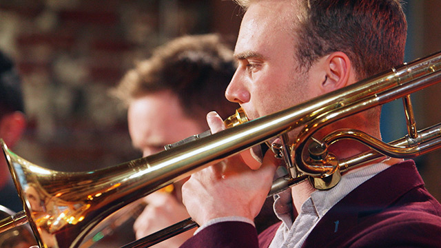 Art Zone: The Westerlies perform 'So So Shy'