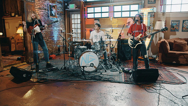 Art Zone: Naked Giants perform 'Everybody Thinks They Know (But No One Really Knows)'