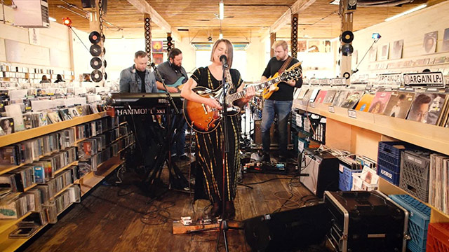 Art Zone: Tellers perform 'Hollow'