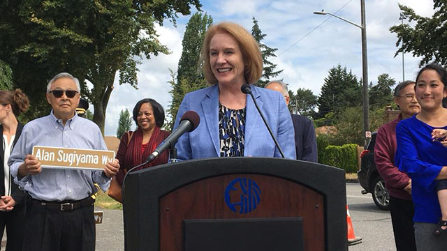 Mayor Durkan unveils Alan Sugiyama Way on Beacon Hill