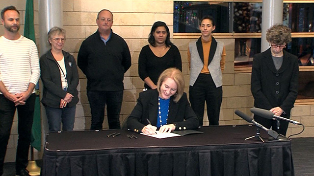 Mayor Durkan signs law establishing Office of the Employee Ombud 