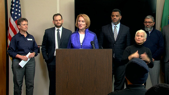 With snow on horizon, Mayor holds winter weather preparedness event 