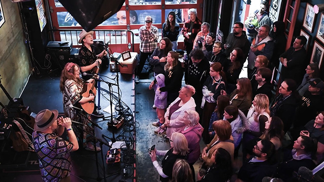 Art Zone: Carlile Family Band