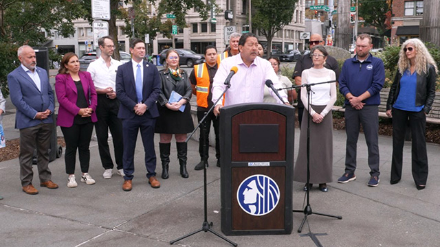 Mayor makes Sound Transit announcement in Ballard
